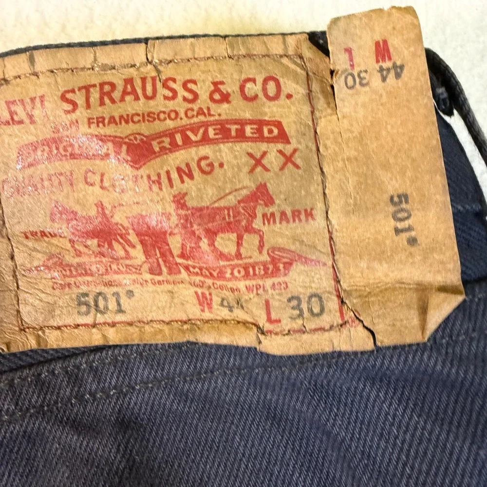 Levis 501 Original Fit Jeans Navy Blue Denim Button Fly Mens 44x30